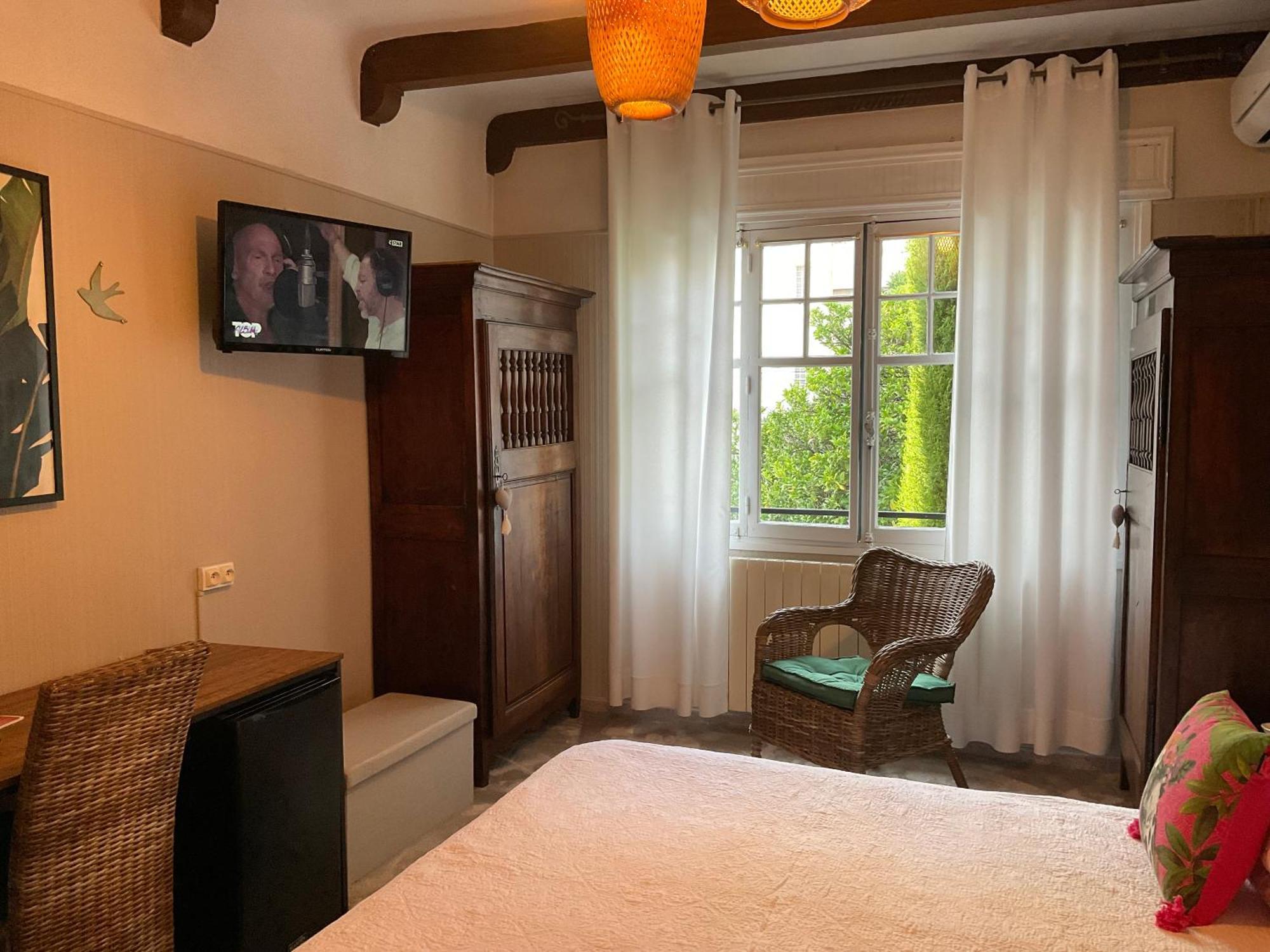 Hotel La Marjolaine Juan-les-Pins Zewnętrze zdjęcie